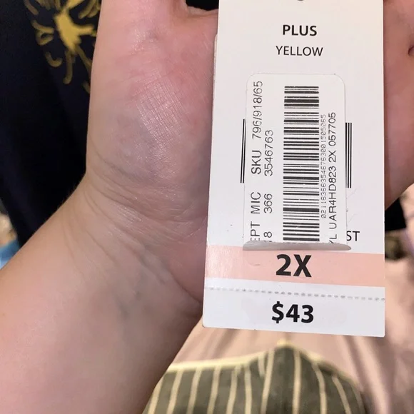 Allison Daley 3/4 Sleeve Embroidered Top - Picture 3 of 3